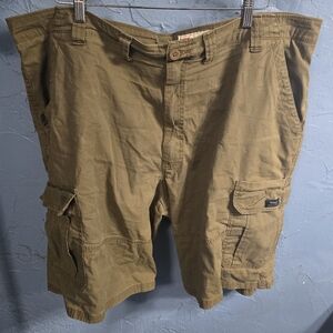 Wrangler Relaxed Fit Men's Beige Cargo Shorts Sz 44x10